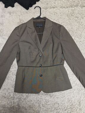 Banana Republic Women's Brown Fitted Blazer with Notch Lapel
